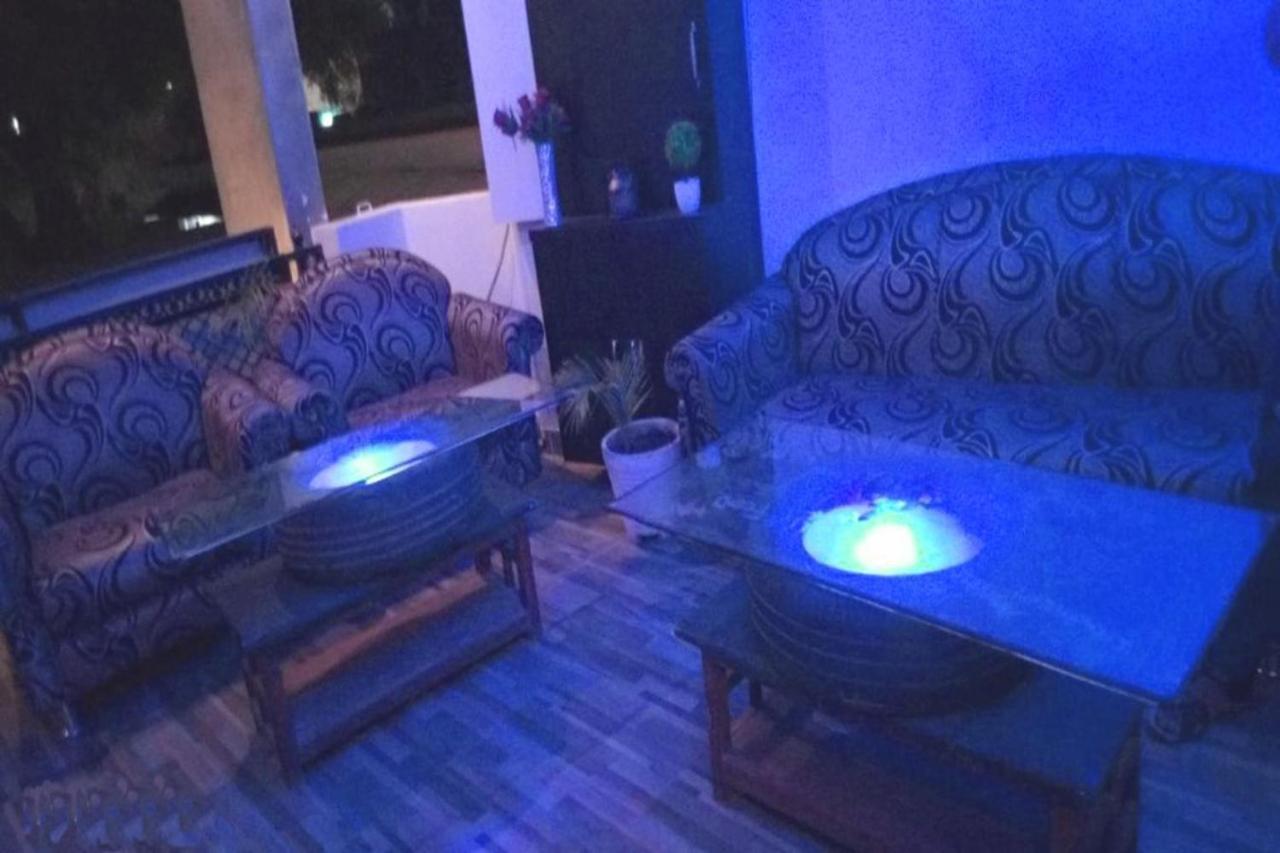 Hotel Goroomgo Rajput Charbagh 3*