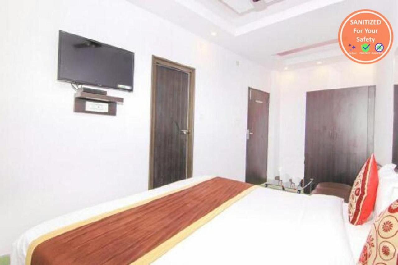 Hotel Goroomgo Rajput Charbagh Lucknow